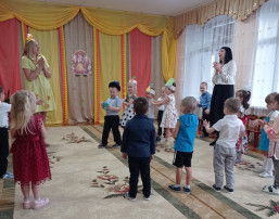 В конце октября в детском саду «Лесная сказка» для детей всех возрастов прошли осенние развлечения. В конце октября в детском саду «Лесная сказка» для детей всех возрастов прошли осенние развлечения.